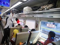 Calon tiba di peron Stasiun Pasar Senen, Jakarta, Selasa (26/5/2026).(CNBC Indonesia/Faisal Rahman)