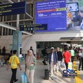 Calon tiba di peron Stasiun Pasar Senen, Jakarta, Selasa (26/5/2026). (CNBC Indonesia/Faisal Rahman)