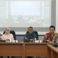 Juru Bicara Kemenperin, Febri Hendri Antoni Arief (tengah) dalam konferensi pers IKI Mei 2026, Selasa (26/5/2026). (Tangkapan Layar Youtube/Kementerian Perindustrian RI)