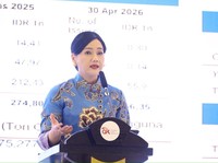 Ketua Dewan Komisioner OJK Friderica Widyasari Dewi dalam sambutannya pada Konferensi Nasional Pengembangan Ekonomi Daerah (KNPED) 2026 dengan tema ‘Akselerasi Pertumbuhan Ekonomi Daerah melalui Sinergi Kebijakan Lintas Sektor’ di Balai Kartini,