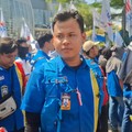 Massa buruh Indomaret yang tergabung dalam PUK SPAI FSPMI PT Indomarco Prismatama menggelar demonstrasi di depan Menara Indomaret, PIK, Jakarta Utara, Selasa (26/5/2026). (Dok. Detikcom/Adhfar Aulia Syuhada)
