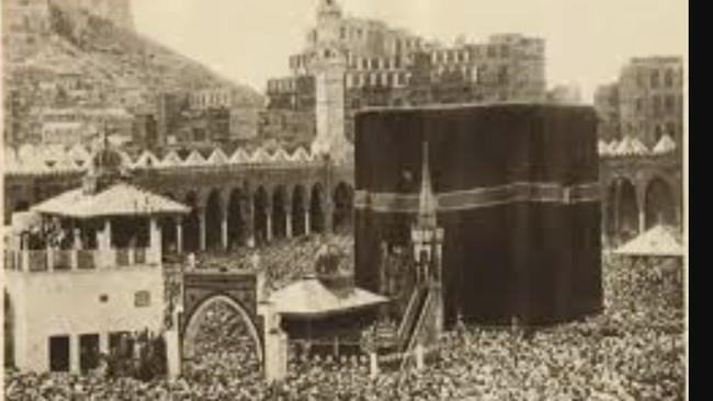 Percobaan Kudeta di Arab, Masjidil Haram Lumpuh-Jemaah Disandera