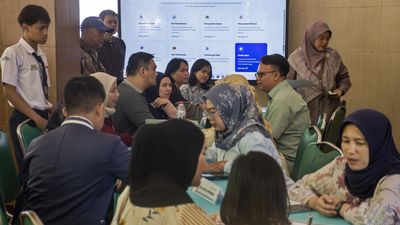 Posko SPMB Sekolah Maung di Cimahi Diserbu Orang Tua Siswa