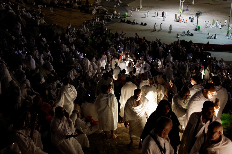 Muslim pilgrims gather at Mount of Mercy on the plain of Arafat during the annual hajj pilgrimage, outside the holy city of Mecca, Saudi Arabia, May 26, 2026. REUTERS/Ibraheem Abu Mustafa