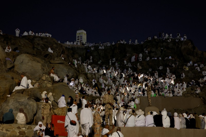 Muslim pilgrims gather at Mount of Mercy on the plain of Arafat during the annual hajj pilgrimage, outside the holy city of Mecca, Saudi Arabia, May 26, 2026. REUTERS/Ibraheem Abu Mustafa