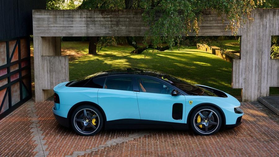 Ferrari meluncurkan mobil listrik pertamanya