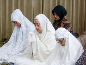Salat di Masjid DPR, Puan Harap Idul Adha Jadi Momen Rajut Kebersamaan