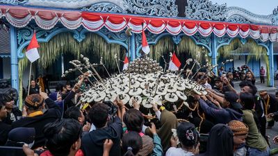 Kirab Grebeg Besar Keraton Solo Semarakkan Idul adha