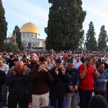 Potret Salat Iduladha di Berbagai Belahan Dunia: Gaza Hingga RI