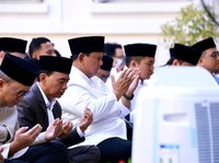 Momen Khidmat Prabowo & Diaspora RI Salat Iduladha di KBRI Paris