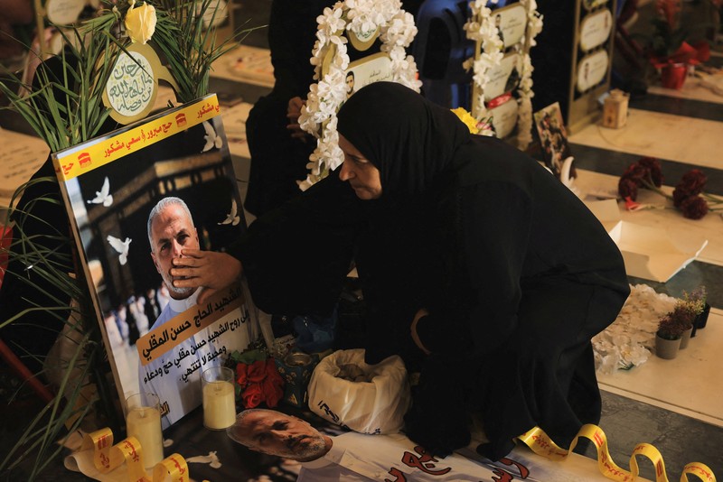 Muslim Palestina menghadiri salat Iduladha, di Kota Gaza, Rabu (27/5/2026). (REUTERS/Dawoud Abu Alkas)