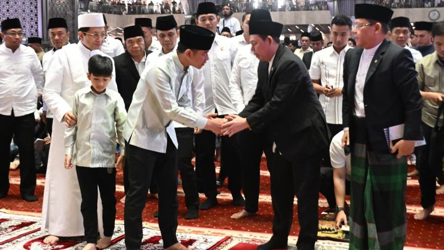 Wakil Presiden GIbran Rakbuming Raka pelaksanaan Salat Iduladha 1447 H/2026 M di Masjid Istiqlal, Jakarta, Rabu (27/05/2026). (Dok. Setwapres)