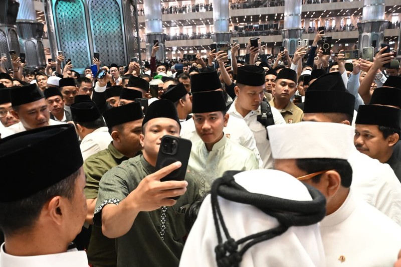 Wakil Presiden GIbran Rakbuming Raka pelaksanaan Salat Iduladha 1447 H/2026 M di Masjid Istiqlal, Jakarta, Rabu (27/05/2026). (Dok. Setwapres)