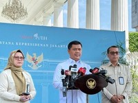 Foto: Wakil Menteri Sekretaris Negara Juri Ardiantoro saat memberikan keterangan pers terkait Bantuan Kemasyarakatan Presiden di Istana Kepresidenan, Jakarta, Selasa (26/5/2026). (Dokumentasi Kementerian Sekretariat Negara)