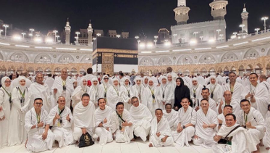 Anang Hermansyah dan Ashanty saat menjalani ibadah haji. (Instagram/Ashanty_ash)
