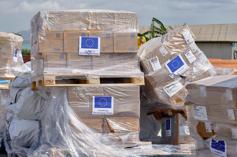 UNICEF staff and airport workers load trucks with aid from the European Civil Protection and Humanitarian Aid Operations (ECHO) for the Ebola outbreak caused by the Bundibugyo strain, at Bunia National Airport in Bunia, Ituri province, Democratic Republic of Congo, May 28, 2026. REUTERS/Gradel Muyisa Mumbere