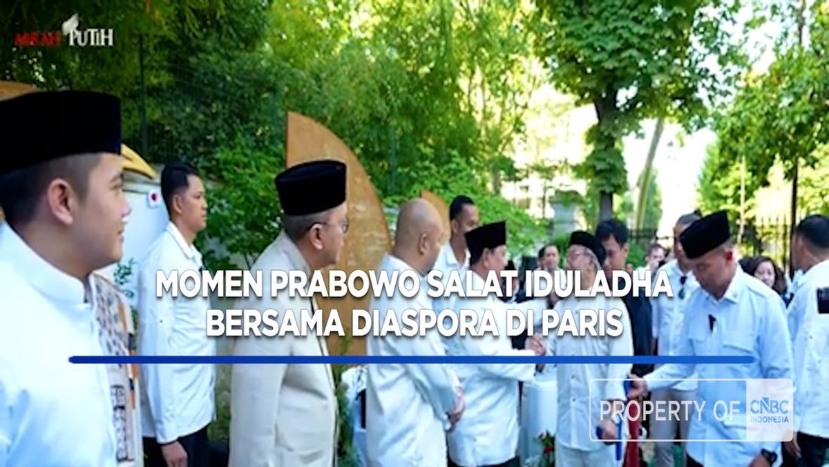 Video: Momen Prabowo Salat Iduladha Bersama Diaspora di Paris