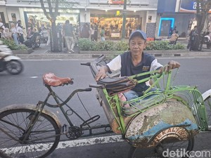 Kisah Tukang Becak Ngapiyo, Sepi Order di Tengah Ramainya Malioboro