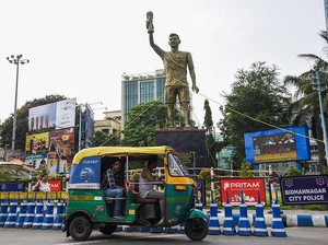 Patung Raksasa Messi di India Goyang Kena Angin, Bakal Dipindahkan