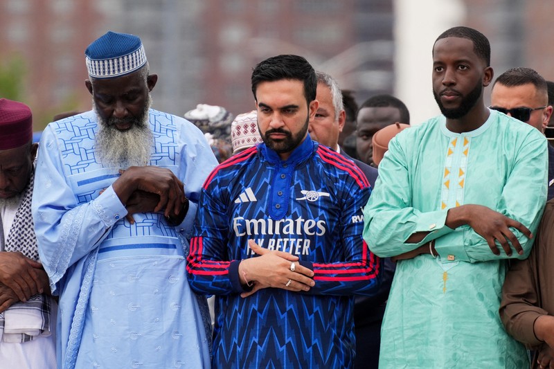 New York City Mayor Zohran Mamdani prays during Eid al-Adha prayers in the Bronx Borough of New York City, U.S., May 27, 2026. REUTERS/Adam Gray     TPX IMAGES OF THE DAY