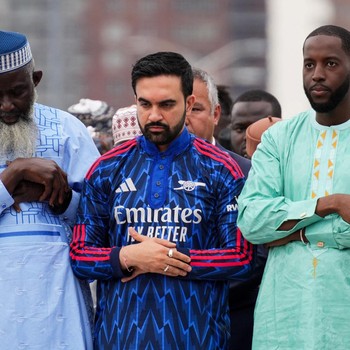 New York City Mayor Zohran Mamdani prays during Eid al-Adha prayers in the Bronx Borough of New York City, U.S., May 27, 2026. REUTERS/Adam Gray     TPX IMAGES OF THE DAY