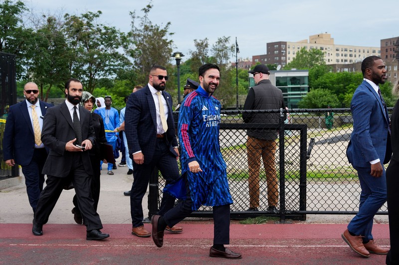 New York City Mayor Zohran Mamdani prays during Eid al-Adha prayers in the Bronx Borough of New York City, U.S., May 27, 2026. REUTERS/Adam Gray     TPX IMAGES OF THE DAY