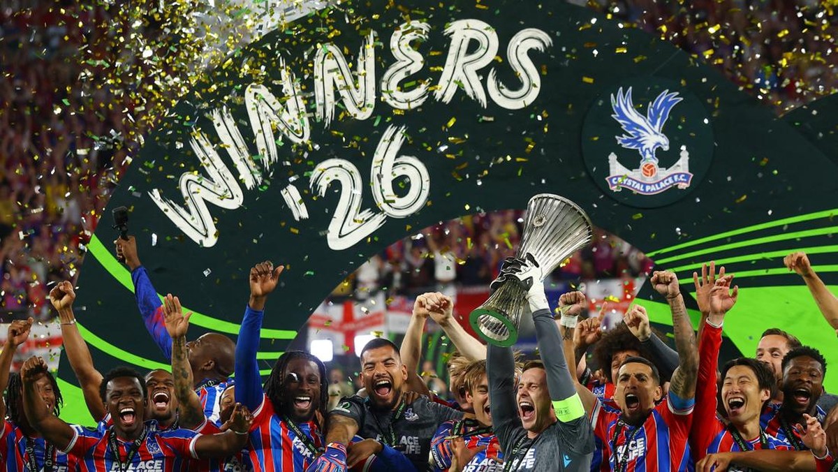 Sejarah! Crystal Palace Raih Trofi Pertama Juara Conference League