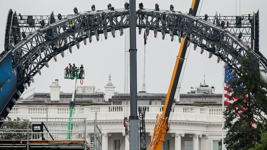 Construction is underway on a temporary arena that will host the UFC Freedom 250 fight card in June on the South Lawn of the White House in Washington, D.C., U.S., May 27, 2026. REUTERS/Kylie Cooper