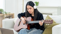 Terngiang-ngiang My Little Bolu Ketan? Ini Kata Dokter Jiwa soal Fenomena Lagu Viral