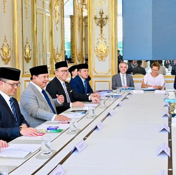 Bilateral dengan Presiden Macron di Istana Élysée, Paris. (Biro Pers Sekretariat Presiden RI/Laily Rachev)
