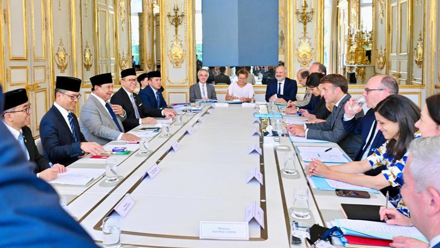 Bilateral dengan Presiden Macron di Istana Élysée, Paris. (Biro Pers Sekretariat Presiden RI/Laily Rachev)