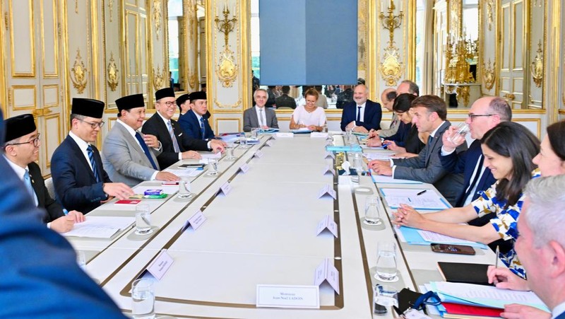 Bilateral dengan Presiden Macron di Istana Élysée, Paris. (Biro Pers Sekretariat Presiden RI/Laily Rachev)