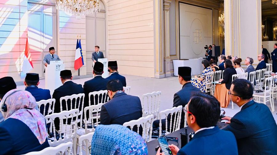 Dikawal 146 pasukan berkuda, Presiden Prabowo tiba di Istana Élysée untuk bertemu Presiden Macron. (Biro Pers Sekretariat Presiden RI/Laily Rachev)