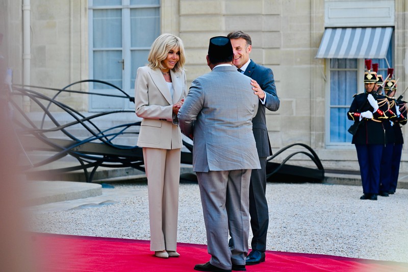 Presiden RI Prabowo Subianto mengikuti Upacara Kehormatan Kenegaraan di Les Invalides, Paris. (Tim Media Presiden RI)