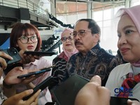 Direktur Jenderal Ekosistem Digital Kementerian Komdigi, Edwin Hidayat Abdullah dalam konferensi pers, Jumat (29/5/2026). (CNBC Indonesia/Novina)