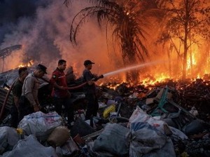 Gudang Barang Bekas di Padangsidimpuan Terbakar, Angin Kencang Jadi Penghambat