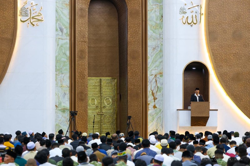Otorita IKN untuk pertama kalinya menyelenggarakan Salat Iduladha 1447 Hijriah/2026 Masehi di Masjid Negara IKN dan dilanjutkan penyerahan hewan kurban pada Rabu (27/5/2026). (Humas Otorita Ibu Kota Nusantara )