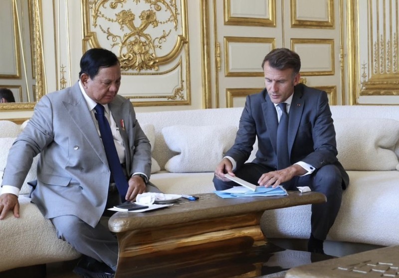 Presiden menghadiri Forum CEO Indonesia&ndash;Prancis bersama Presiden Prancis Emmanuel Macron. (Instagram/PresidenRepublikIndonesia)