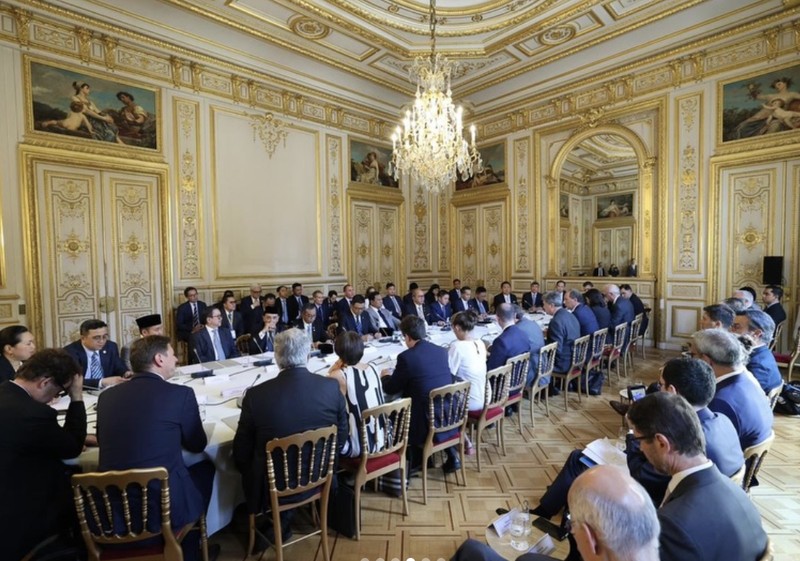 Presiden menghadiri Forum CEO Indonesia&ndash;Prancis bersama Presiden Prancis Emmanuel Macron. (Instagram/PresidenRepublikIndonesia)
