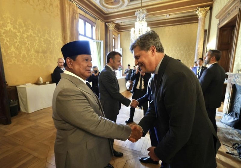 Presiden menghadiri Forum CEO Indonesia&ndash;Prancis bersama Presiden Prancis Emmanuel Macron. (Instagram/PresidenRepublikIndonesia)