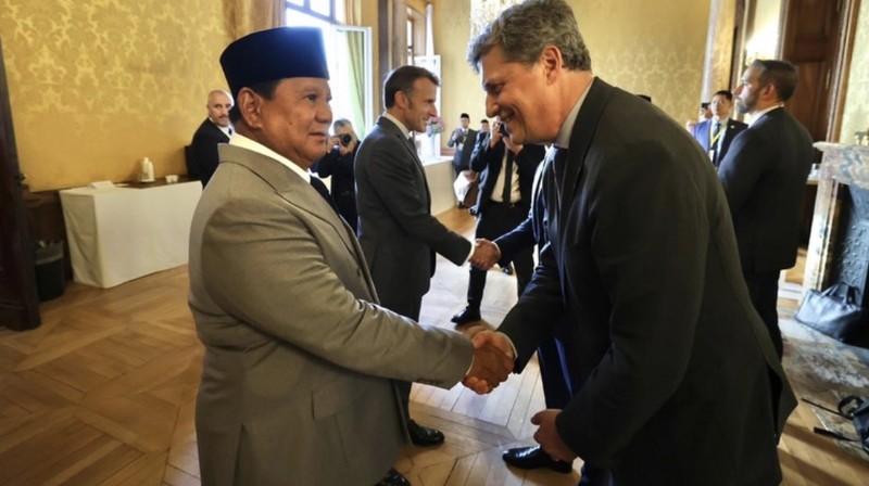 Presiden menghadiri Forum CEO Indonesia–Prancis bersama Presiden Prancis Emmanuel Macron. (Instagram/PresidenRepublikIndonesia)