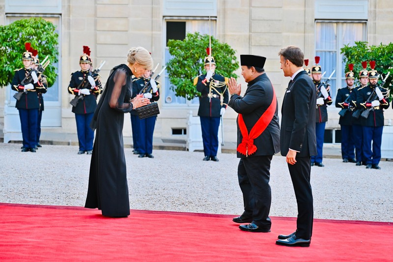 Presiden RI Prabowo Subianto Menghadiri Jamuan santap malam kenegaraan di Salle des F&ecirc;tes, Istana &Eacute;lys&eacute;e, Paris. (Biro Pers Sekretariat Presiden RI/Laily Rachev)