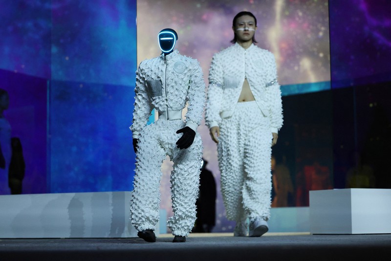 Humanoid robots present creations during Galaxy Corporation's Mach33: Physical AI Fashion Show in Seoul, South Korea, May 28, 2026.   REUTERS/Kim Hong-Ji