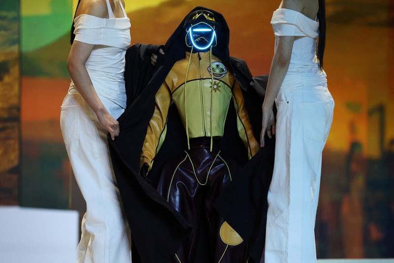 Humanoid robots present creations during Galaxy Corporation's Mach33: Physical AI Fashion Show in Seoul, South Korea, May 28, 2026.   REUTERS/Kim Hong-Ji