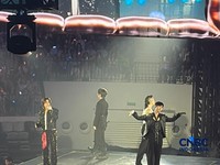 Konser F✦FOREVER sukses menghibur penggemar saat digelar di hari kedua, Jumat (29/5/2026) malam. (CNBC Indonesia/Sefti Oktarianisa)