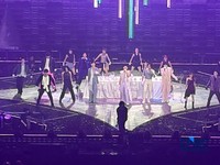 Konser F✦FOREVER sukses menghibur penggemar saat digelar di hari kedua, Jumat (29/5/2026) malam. (CNBC Indonesia/Sefti Oktarianisa)
