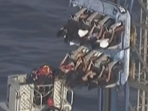 Video: Ngeri! 8 Siswa Terjebak Hampir 4 Jam di Puncak Roller Coaster Texas