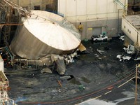 Foto udara memperlihatkan tangki bahan kimia setelah kebocorannya di pabrik pulp dan kertas Nippon Dynawave Packaging di Longview, Washington, AS, 26 Mei 2026. (REUTERS/David Ryder)