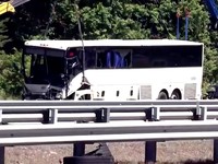 Kondisi sebuah bus usai kecelakaan fatal di jalan raya Virginia yang menewaskan sedikitnya lima orang dan melukai puluhan lainnya telah didakwa dengan pembunuhan tidak disengaja, kata Kepolisian Negara Bagian Virginia pada hari Sabtu.(30/5/2026). (Ta