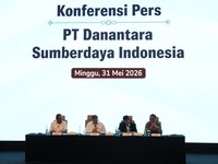 Konferensi Pers kesiapan operasional PT Danantara Sumberdaya Indonesia di Wisma Danantara, Jakarta, Minggu (31/5/2026). (*REUTERS/Ajeng Dinar Ulfiana)